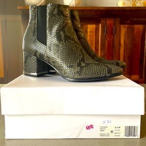 Calvin Klein Ankle Boots- Like New!